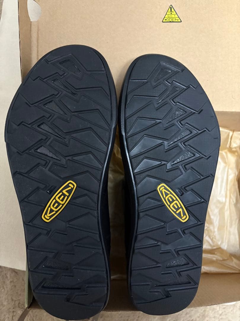 hgcdfj 新品✨KEEN ELENA CHELSEA WP ブラック