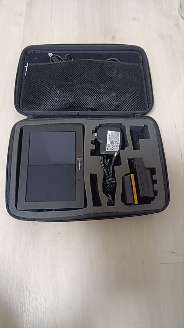 Blackmagic Video Assist 4K モニター