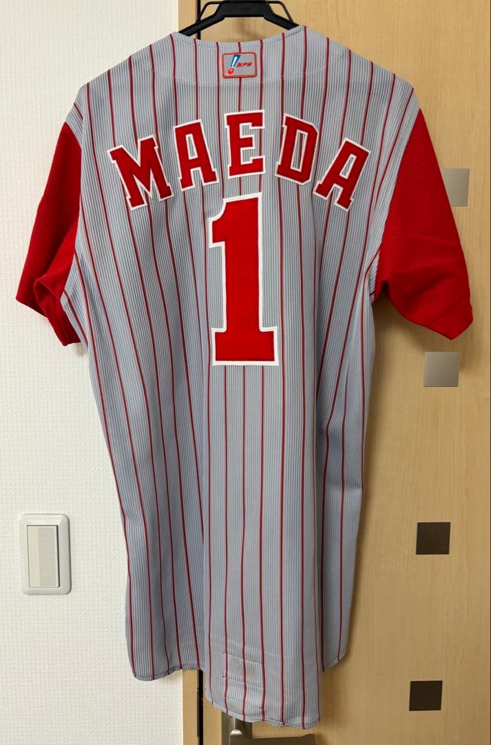 広島東洋カープ　前田智徳選手のLサイズ、ビジターユニフォーム　プロモデルです