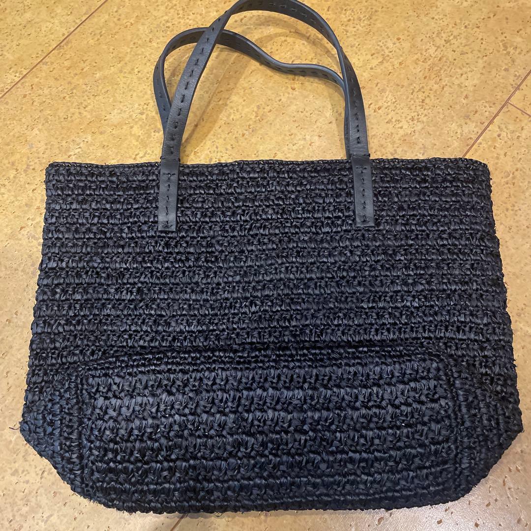 ヘレンカミンスキー 黒のレザー持ち手ラフィアトートバッグ