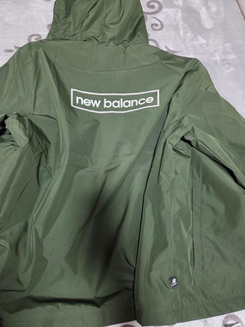 ニューバランス　フード付きジャケットとパンツセット