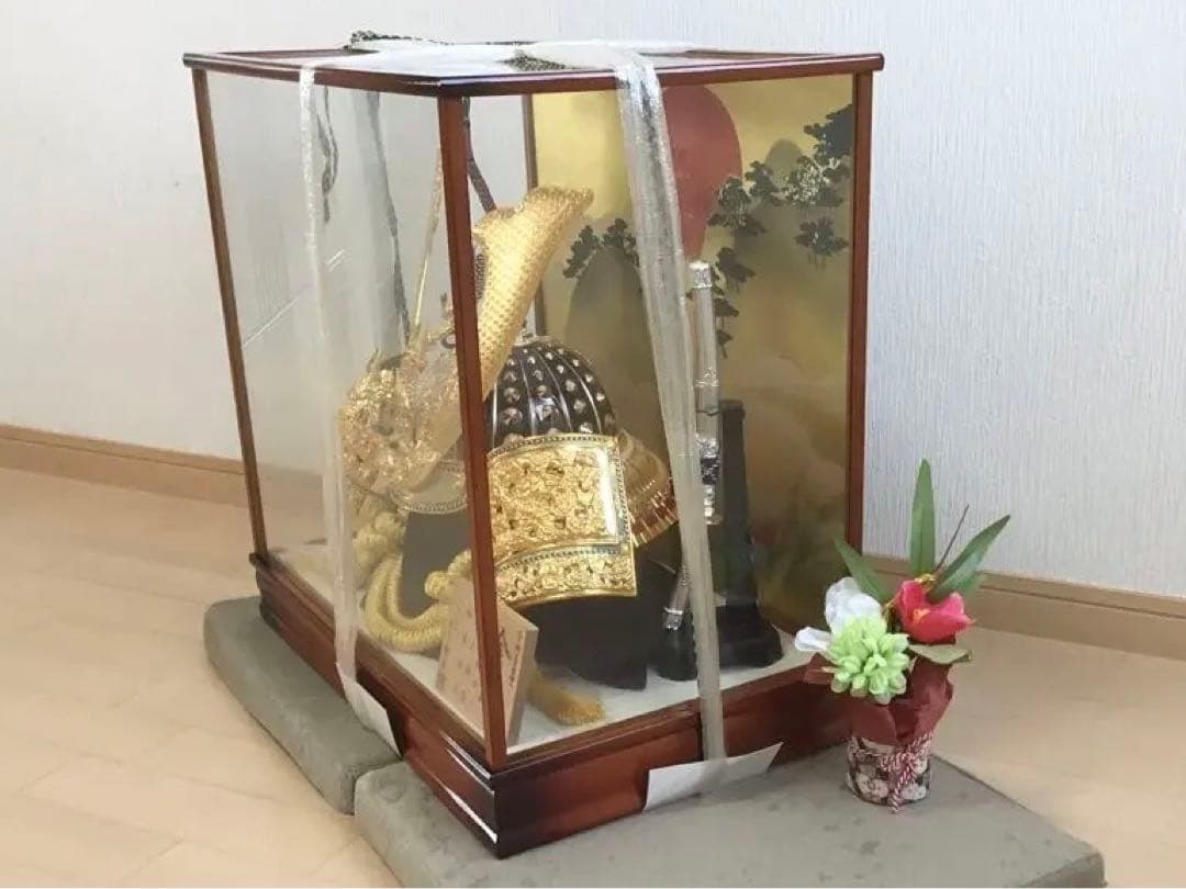 【 兜飾り】　匿配　送込