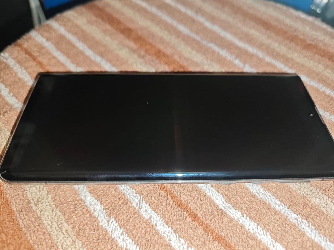 AQUOS R6 本体