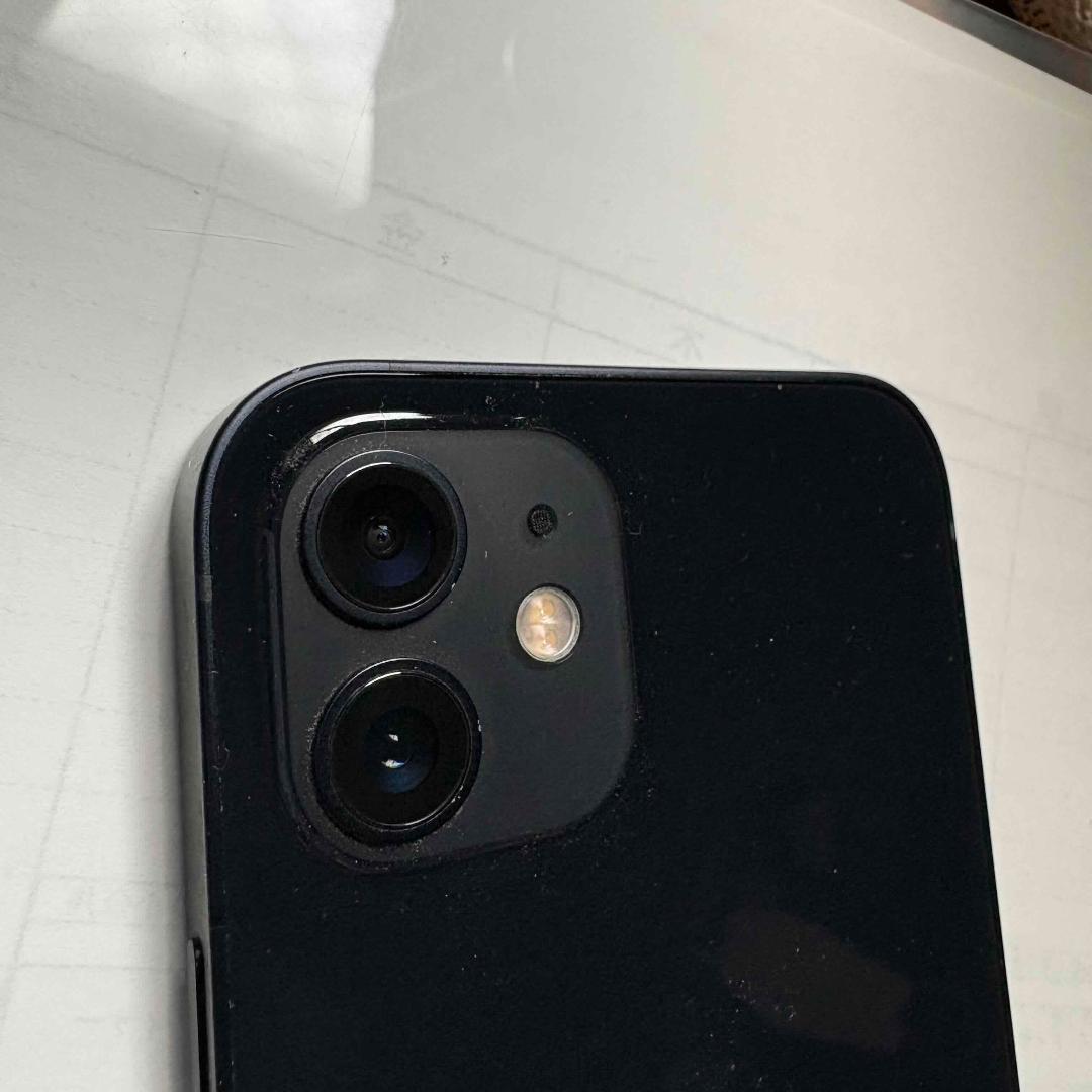 85% iPhone12 64GB 本体黒 SIMフリー
