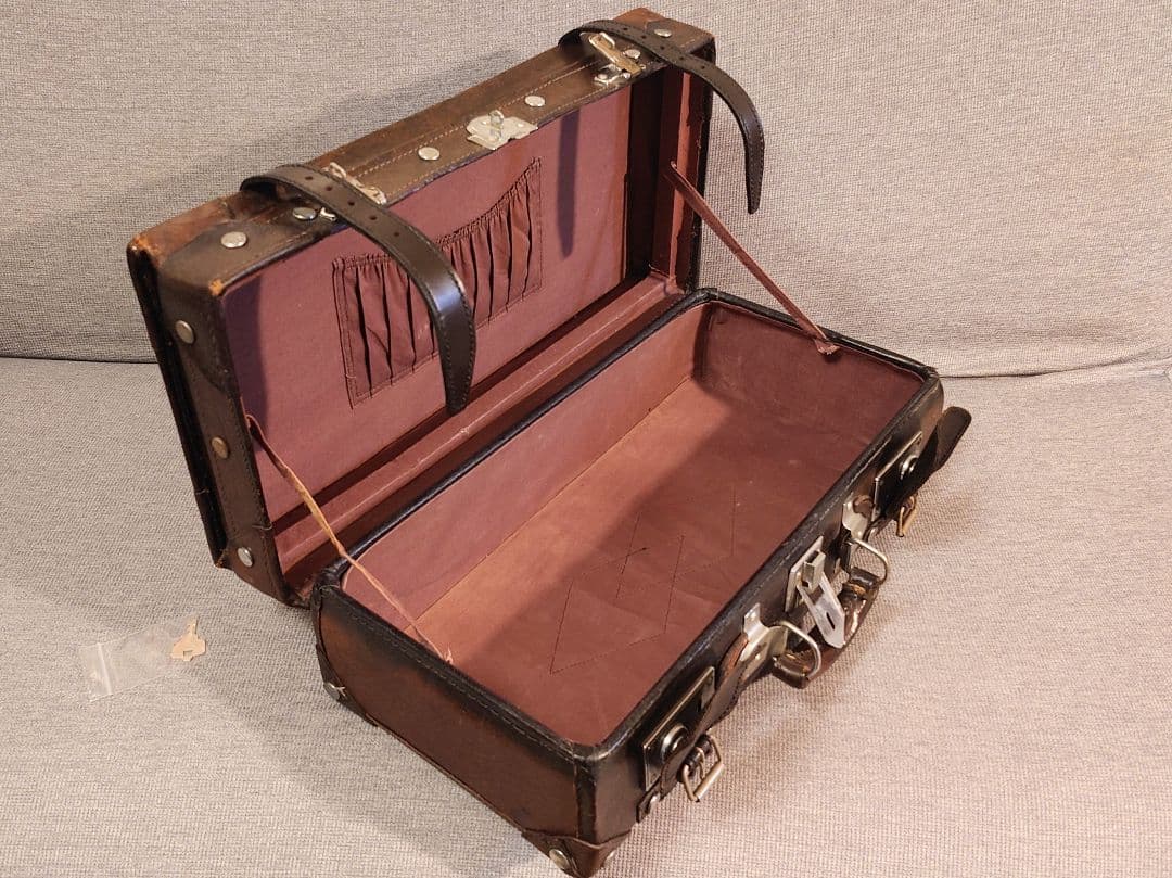 【 鍵付き 】アンティーク総天然皮革製トランク バッグ 中型