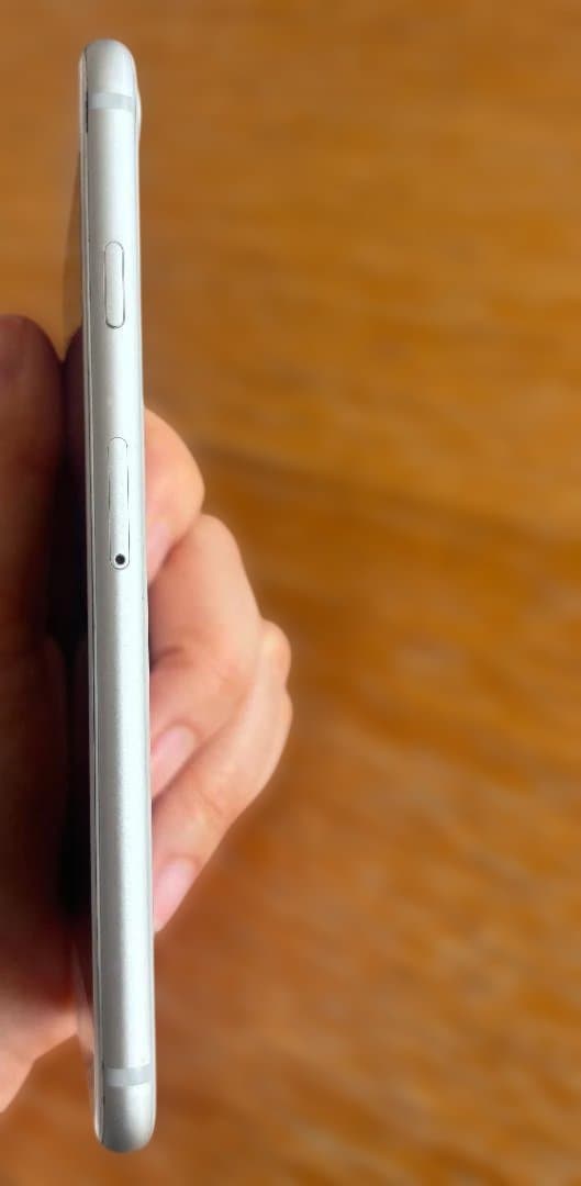 【ジャンク】iPhone 8　64GB　ホワイト　SIMフリー