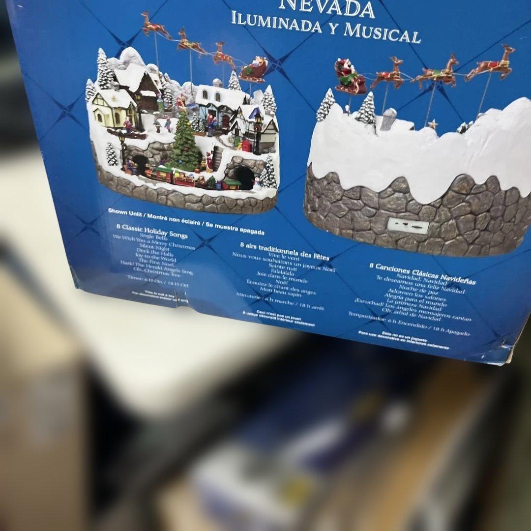 y Holiday Village クリスマスデコレーション