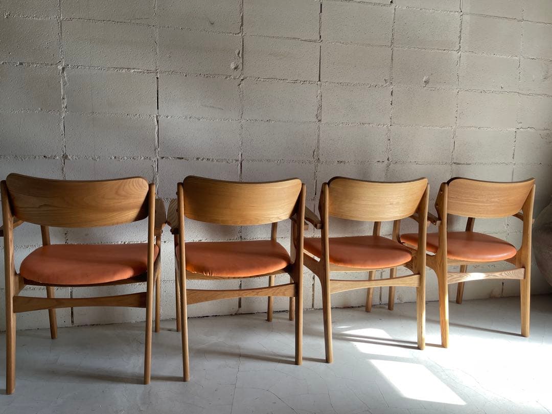 MOMO NATURAL ダイニングチェア　本革　アルダー材無垢　2点セット