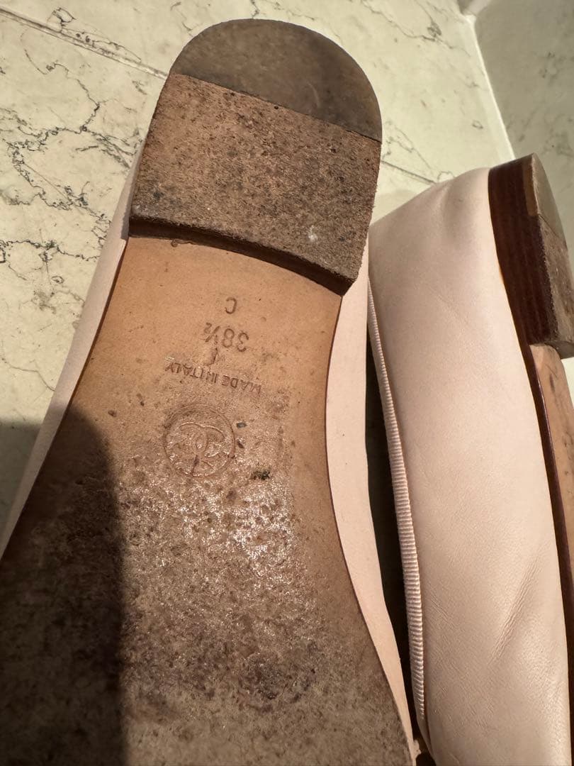 CHANEL シャネルフラットシューズピンク×シルバー ココマーク リボン38C