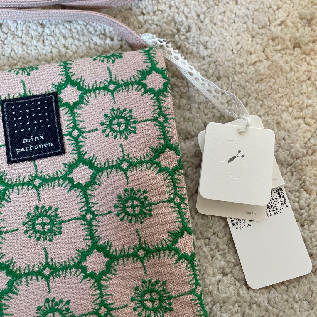 新品minä perhonenミナペルホネンanemone pocket bag