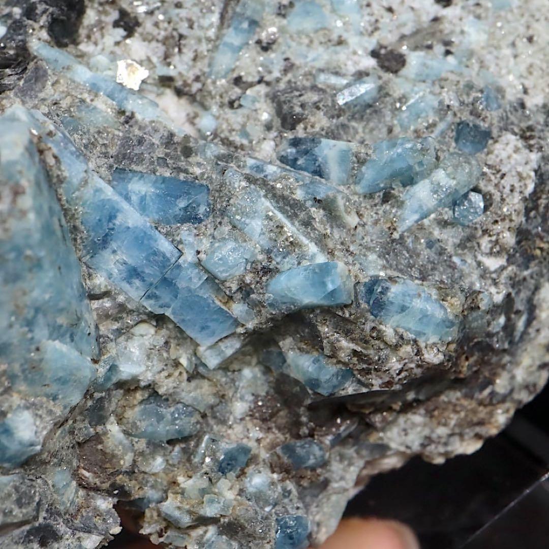 自主採掘！アクアマリン カリフォルニア127.4g AQ334 鉱物原石　天然石