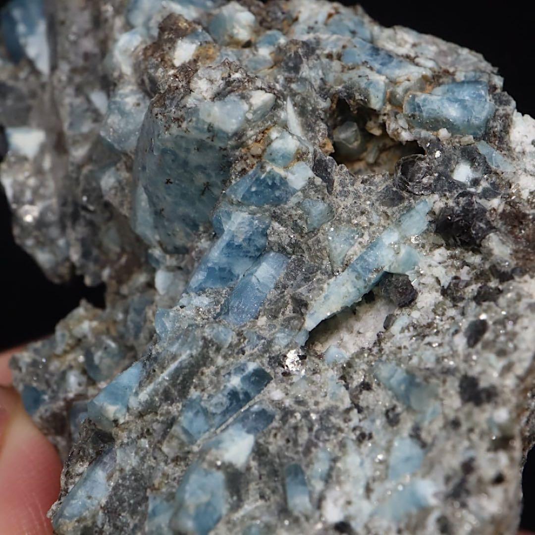 自主採掘！アクアマリン カリフォルニア127.4g AQ334 鉱物原石　天然石