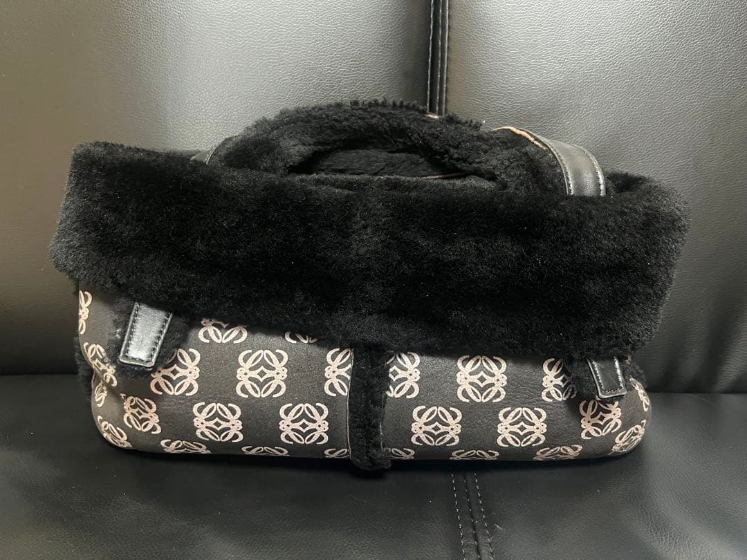 loewe ロエベ ムートン レザー ハンドバッグ