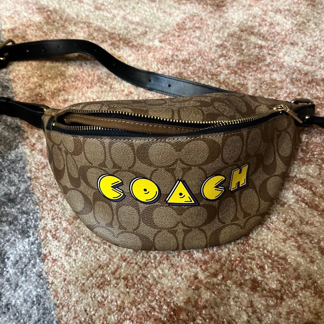 COACH パックマンコラボ　ボディバッグ・ウエストポーチ