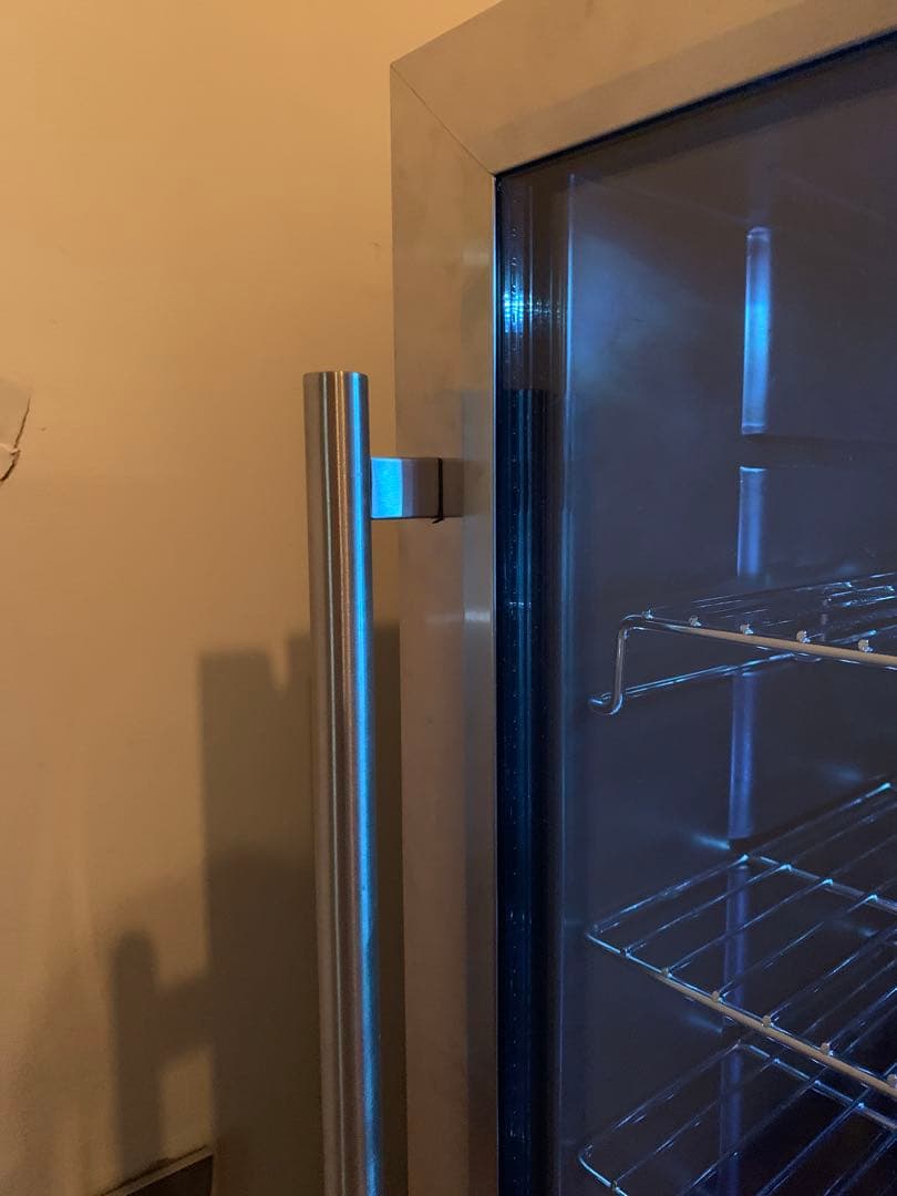 BARに最適！Whynter ミニ冷蔵庫 ガラス扉 LED照明 6段