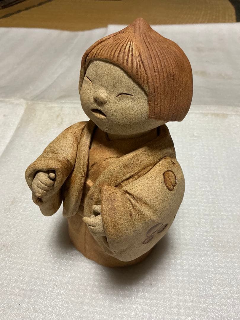 陶器製人形・「桃湖」作者不明？【高さ／18cm】。