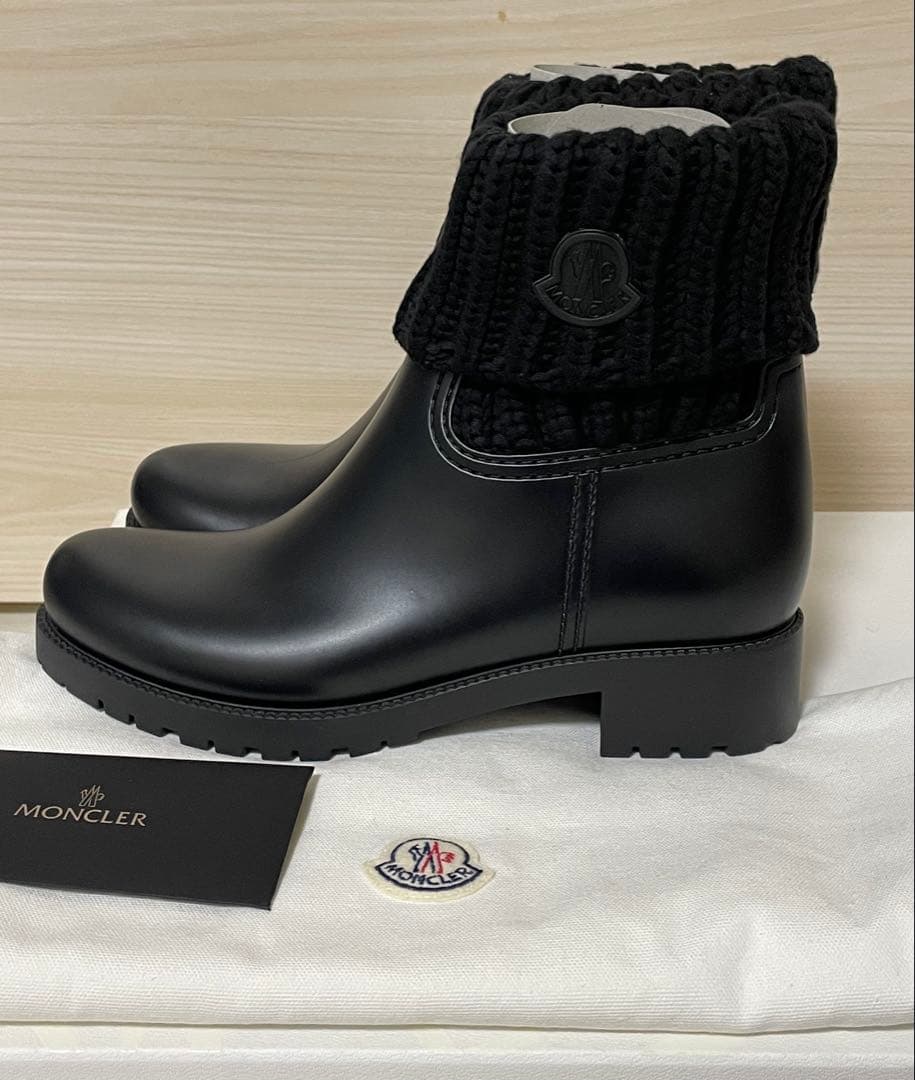 【新品・未使用】MONCLER ブラック　ショートブーツ　GINETTE 25㎝