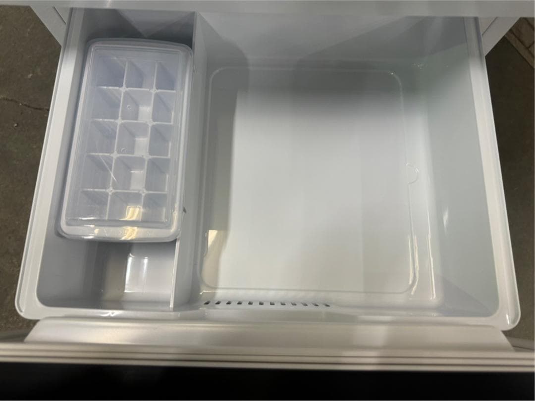 大阪送料無料★3か月保障付き★冷蔵庫★2023年★HR-D13E2W★R-354