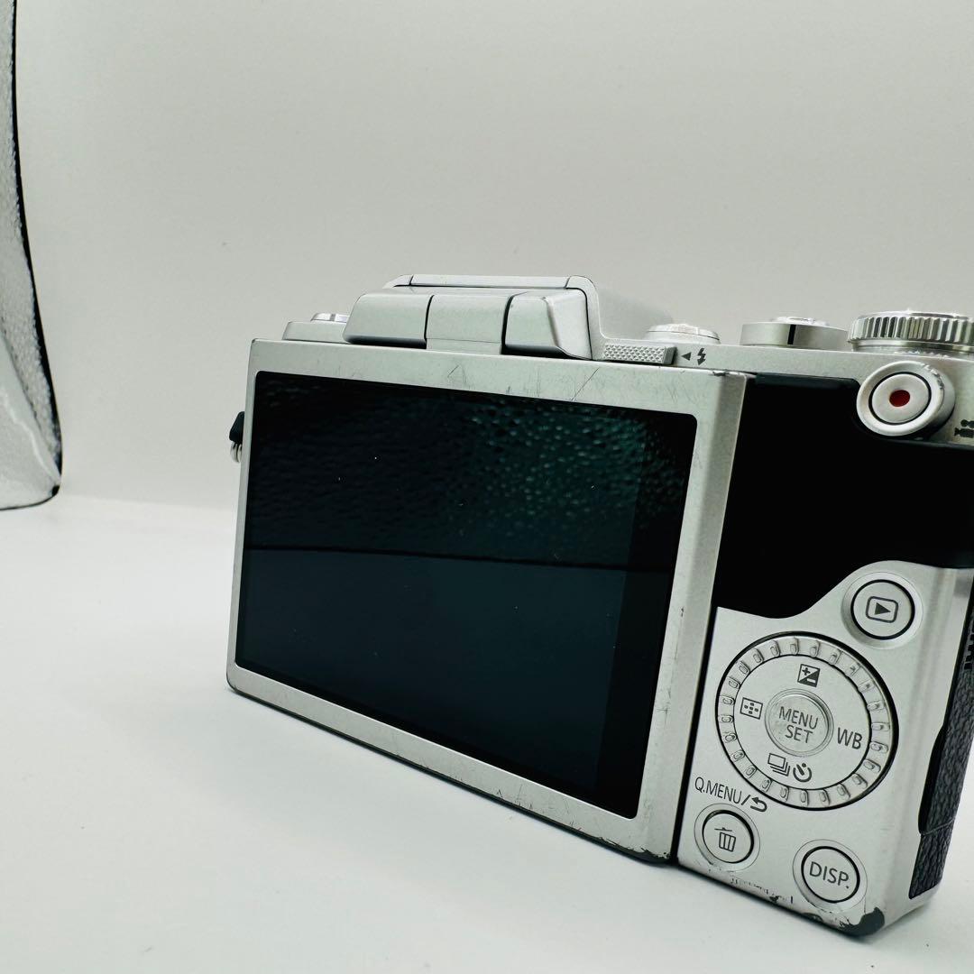 【美品】Panasonic LUMIX DMC-GF7W ミラーレス シルバー