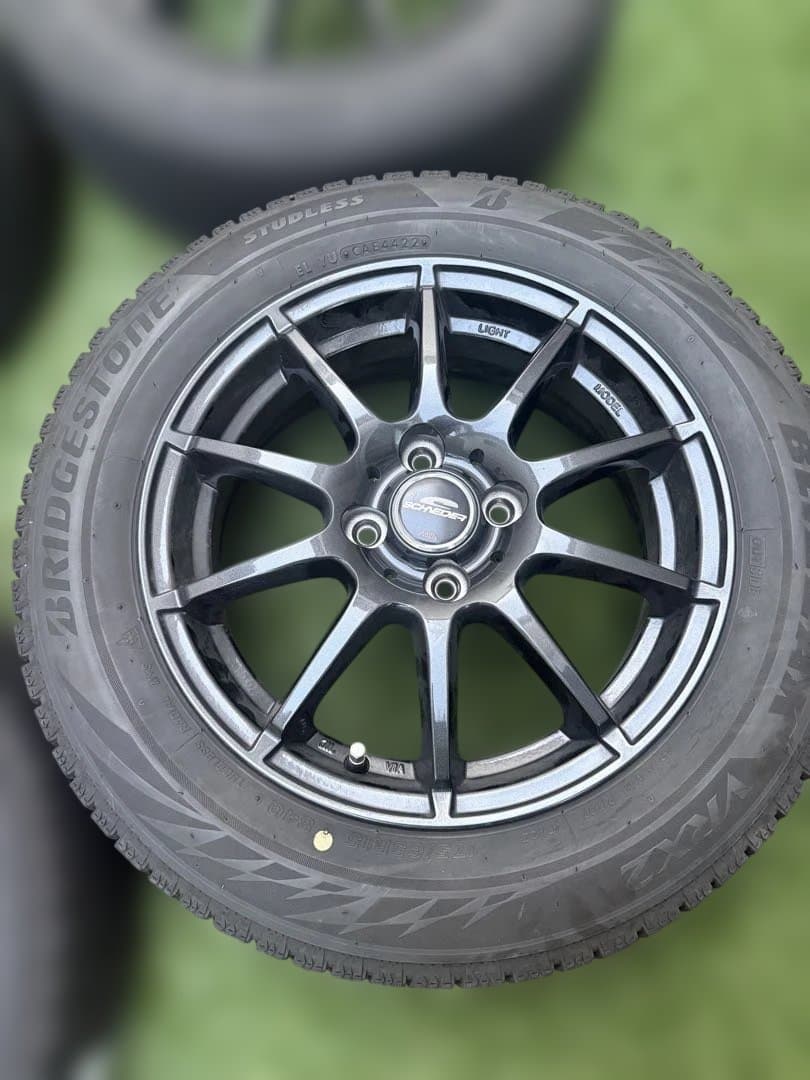 ブリヂストン BLIZZAK スタッドレスタイヤ　175/65R15 バリ山