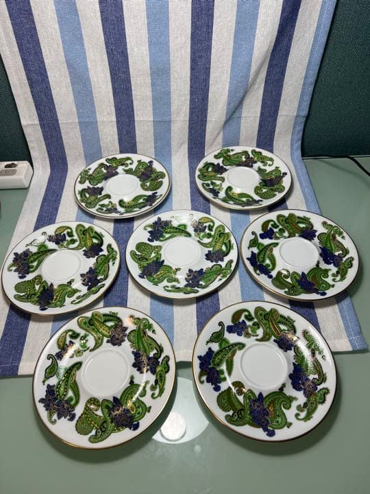 738 有田焼　其泉　染錦ペイズリー　金　赤　紫　緑　青　ソーサー　18客未使用