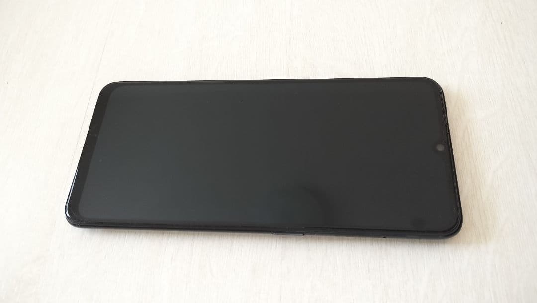 oppo トリプルカメラスマートフォン ブラック