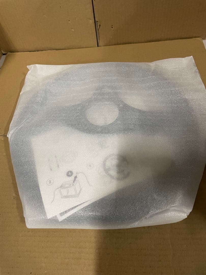 モモ　ステアリング　ブラックスポーク/ブラックエアーレザー 320mm C-70