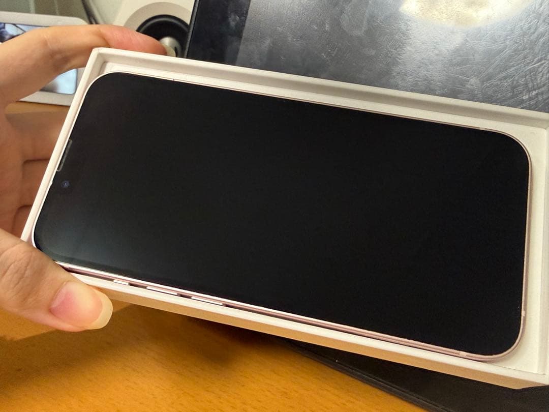 iPhone13 ピンク　128GB 本体