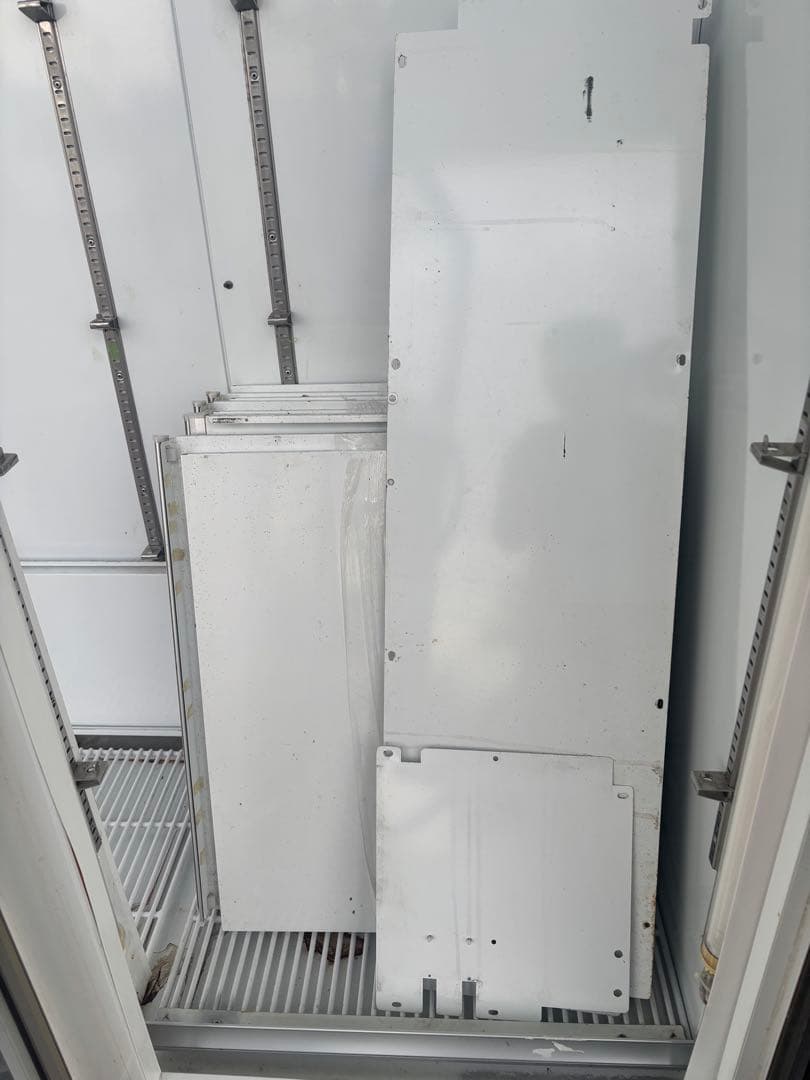 3扉冷蔵ショーケース　福島工業　中古品　棚付き 大型ショーケース