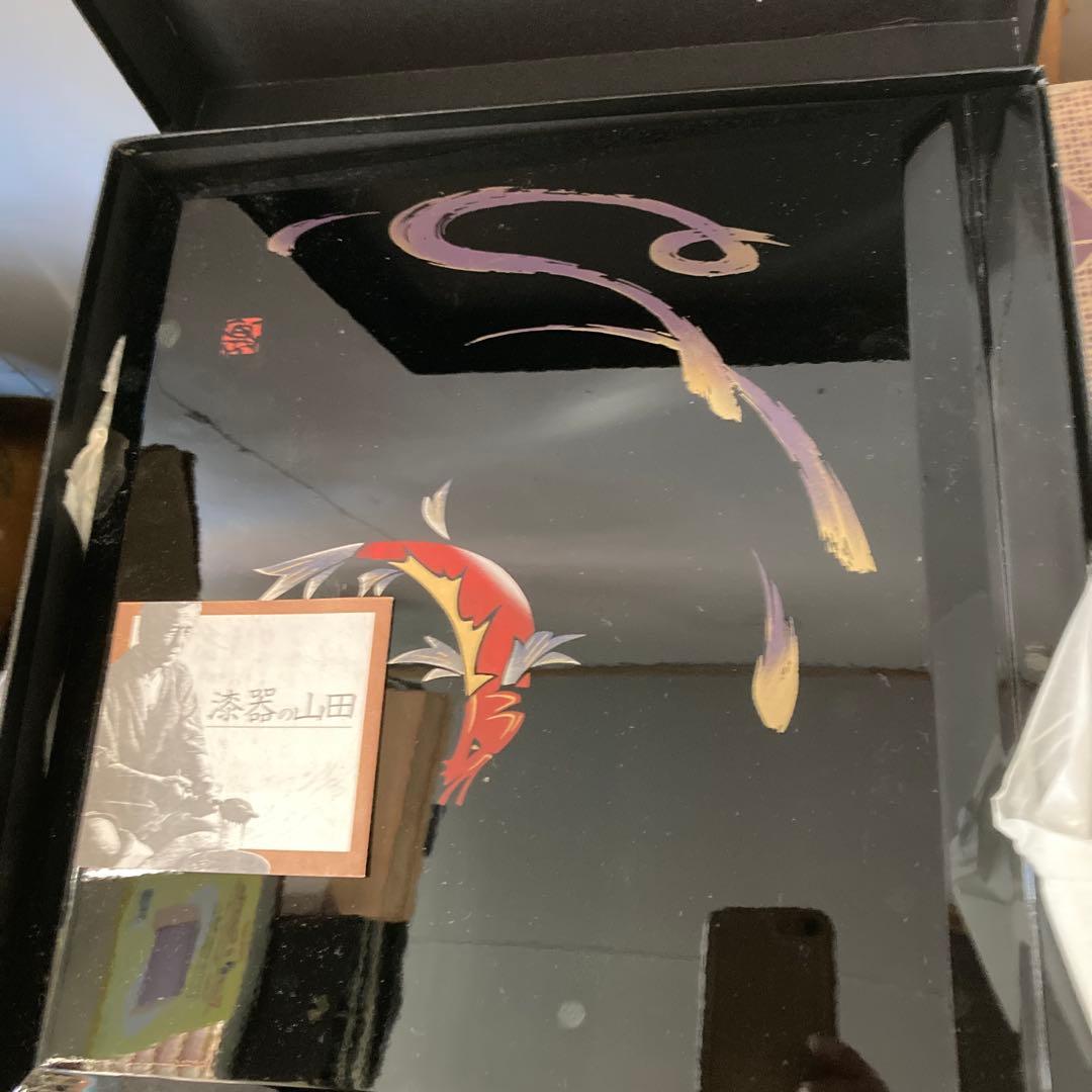 KANBADA ZEN 黒い箱 鯉のデザイン