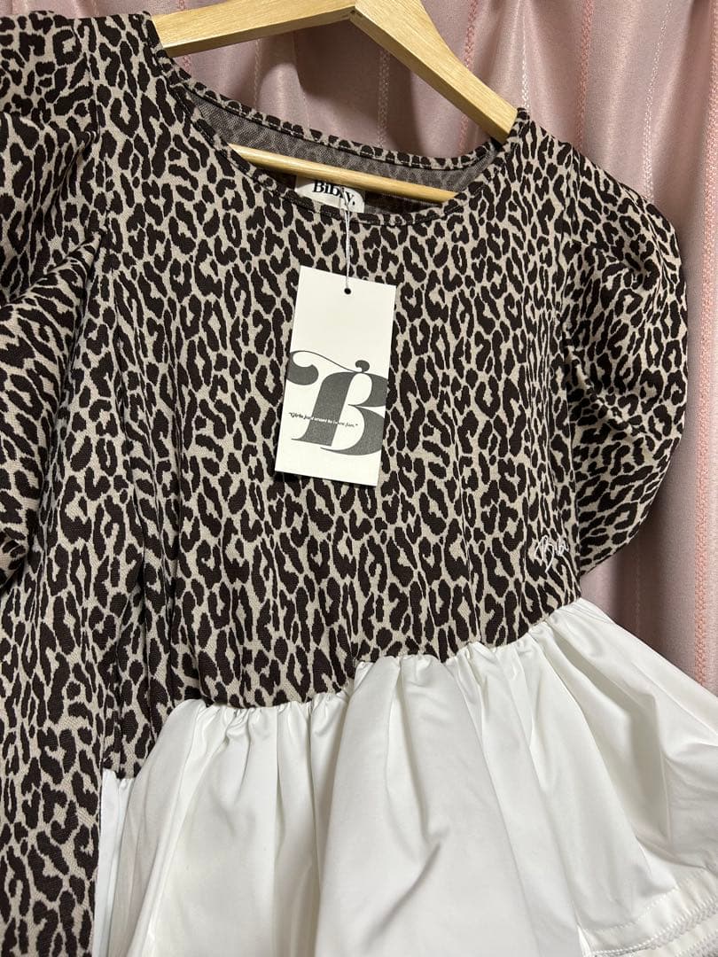 トップス bibiy EFFIE PEPURAMU LEOPARD TOP