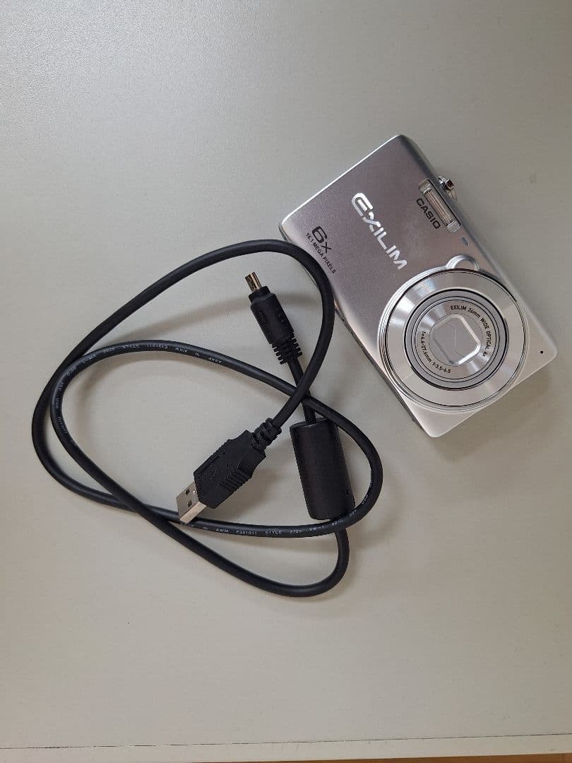 CASIO EXILIM 16.1MP 6倍ズーム