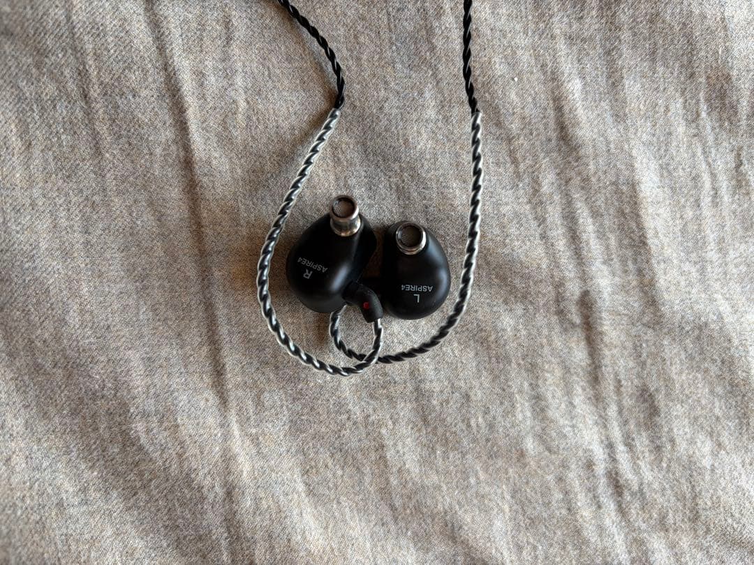 Aspire 4 有線イヤホン 64audio 美品