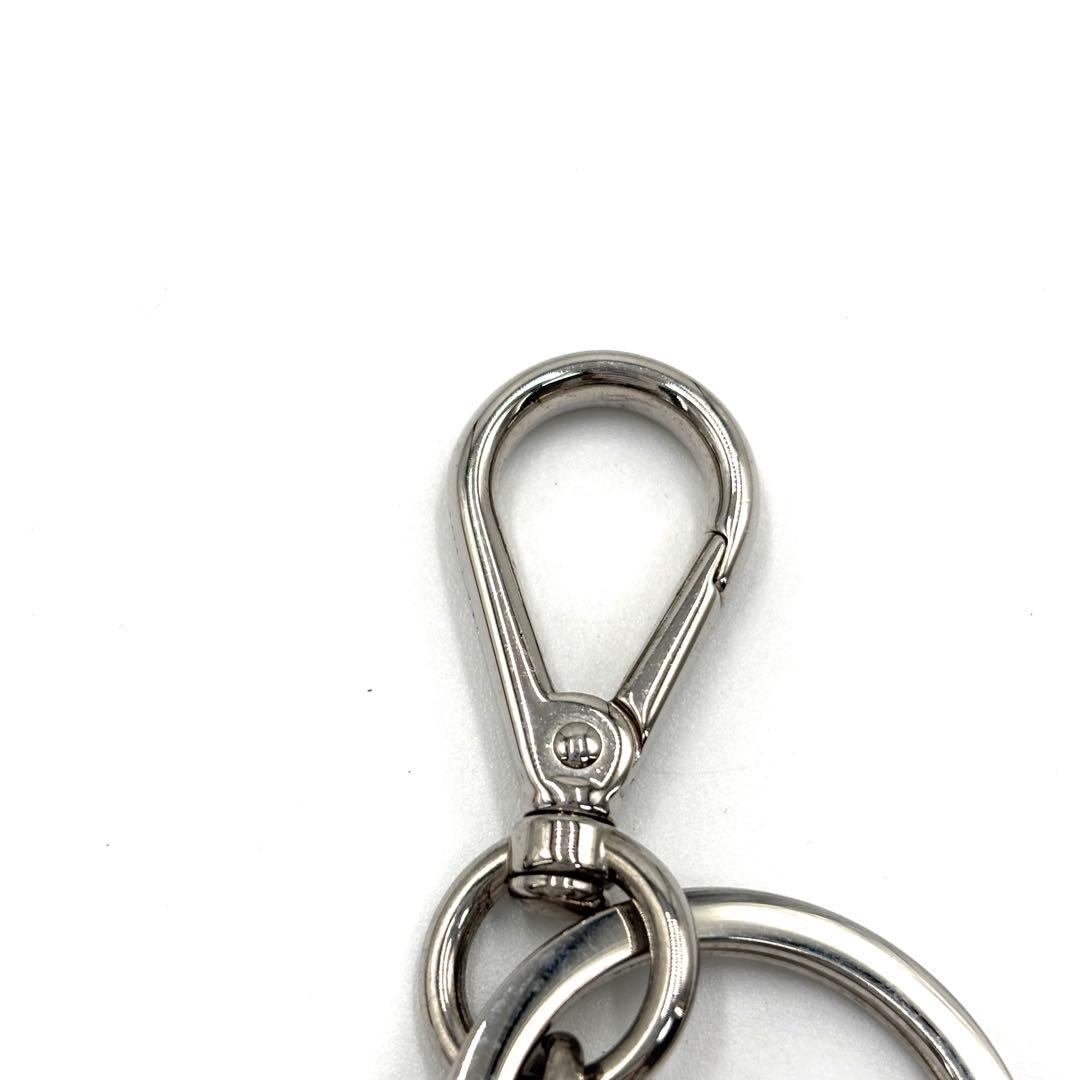 【極美品】プラダ キーリング 三角ロゴ プレート シルバー メンズ 1PS057