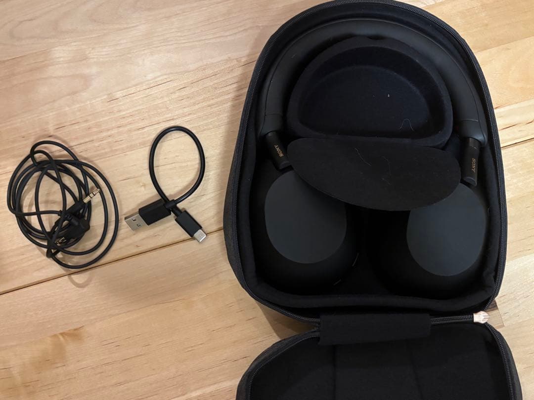 SONYワイヤレスヘッドホン　wh-1000xm5