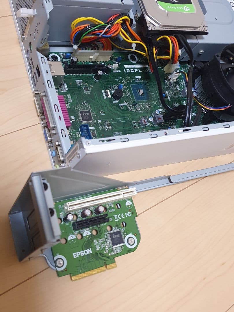 スリムタワー ライトゲーミングPC i5-8400 Win11 GTX750Ti