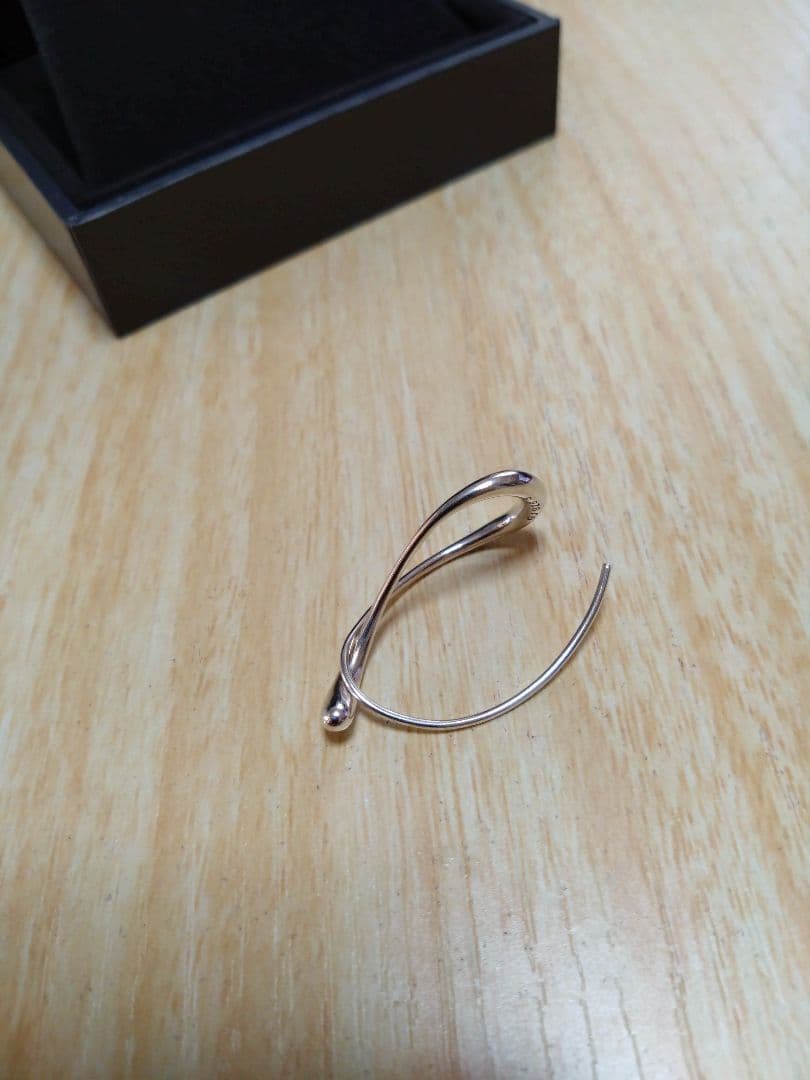   ジョージジェンセン マーシーイヤーフープ片耳