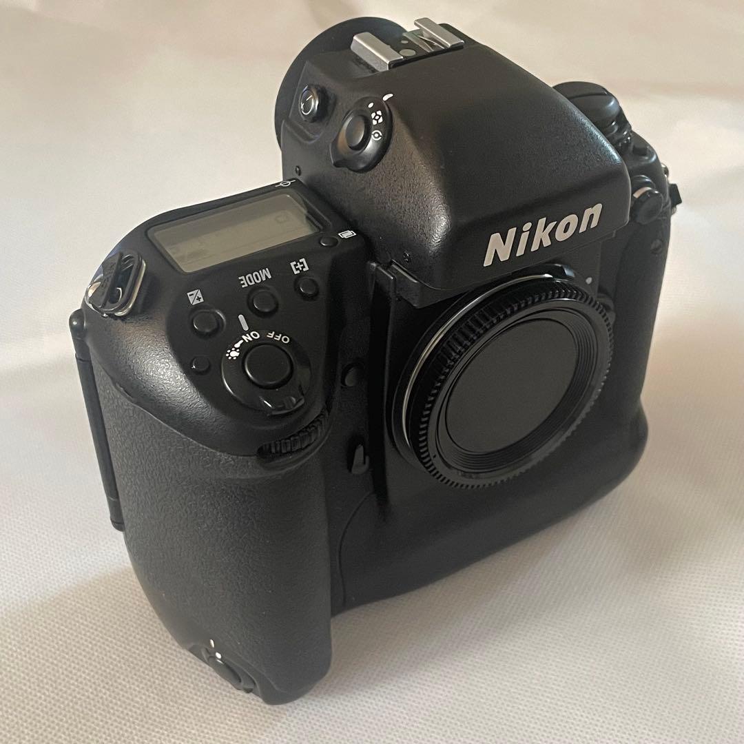 完動品 Nikon F5 最後期型 320万番台 本体のみ