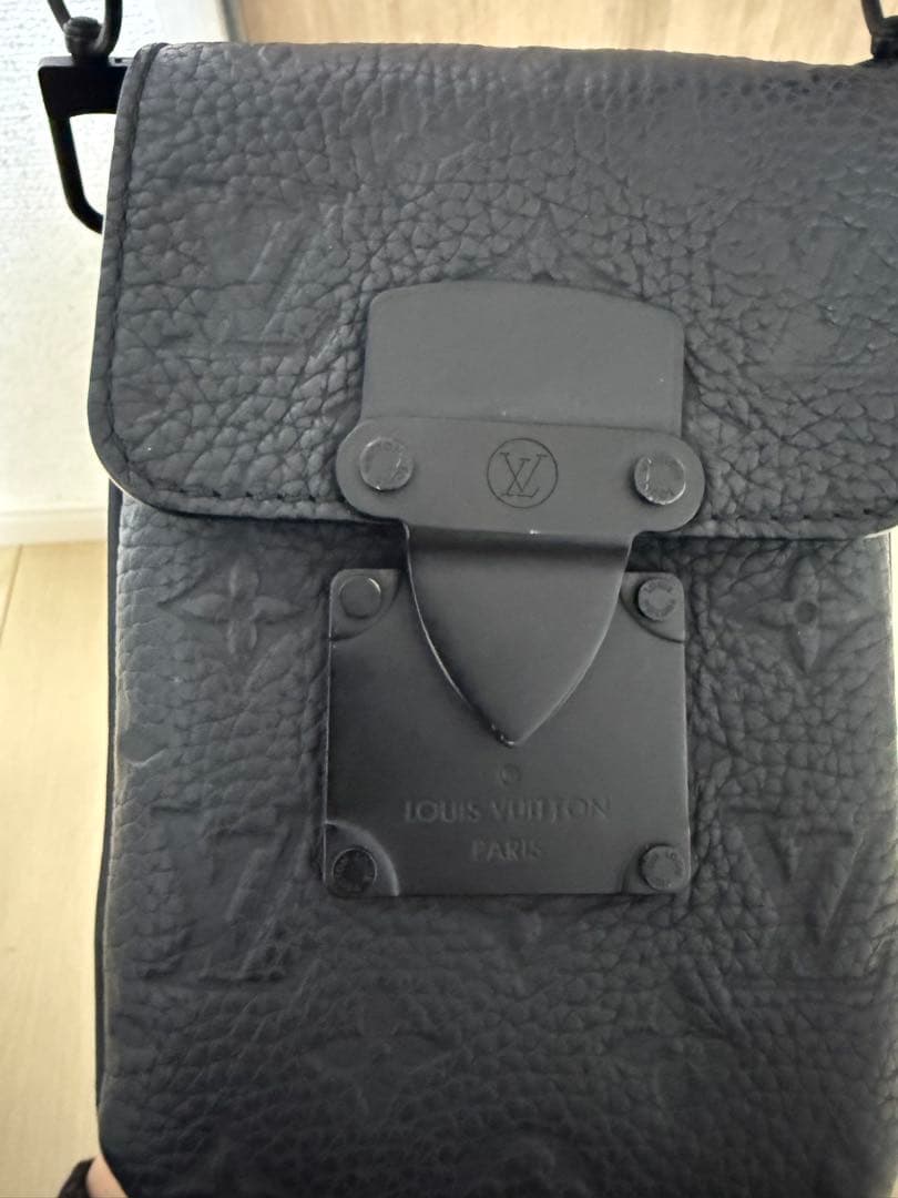 Louis Vuitton Sロック ヴェルティカル・ウェアラブル ウォレット