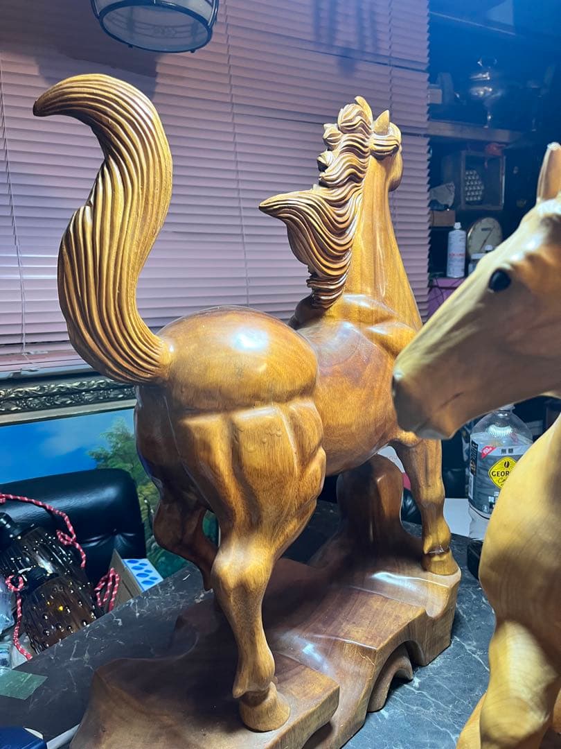 駿馬、馬彫刻、馬の木彫り、一刀彫り 50センチ.高さ63センチ、ケヤキ一刀彫り