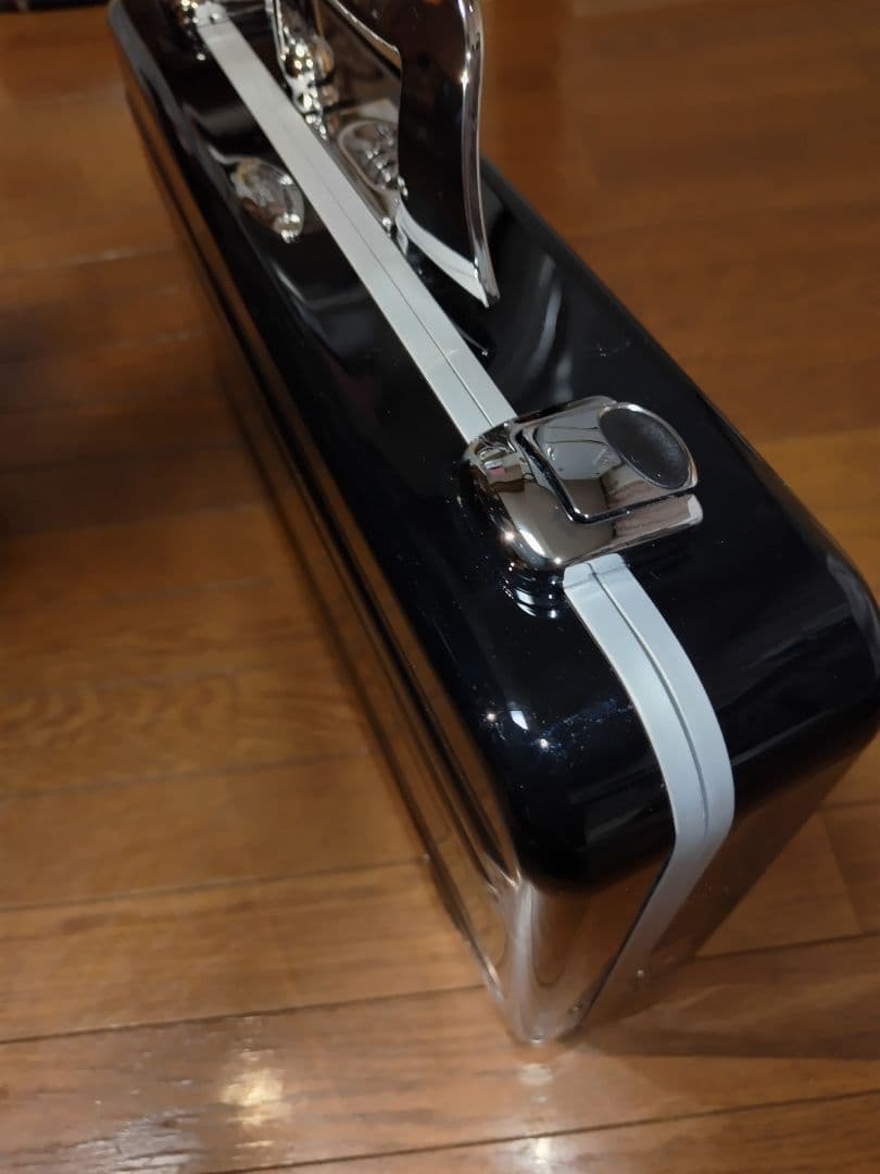 【年末まで最終値下】ZERO HALLIBURTON（ゼロハリバートン）未使用品