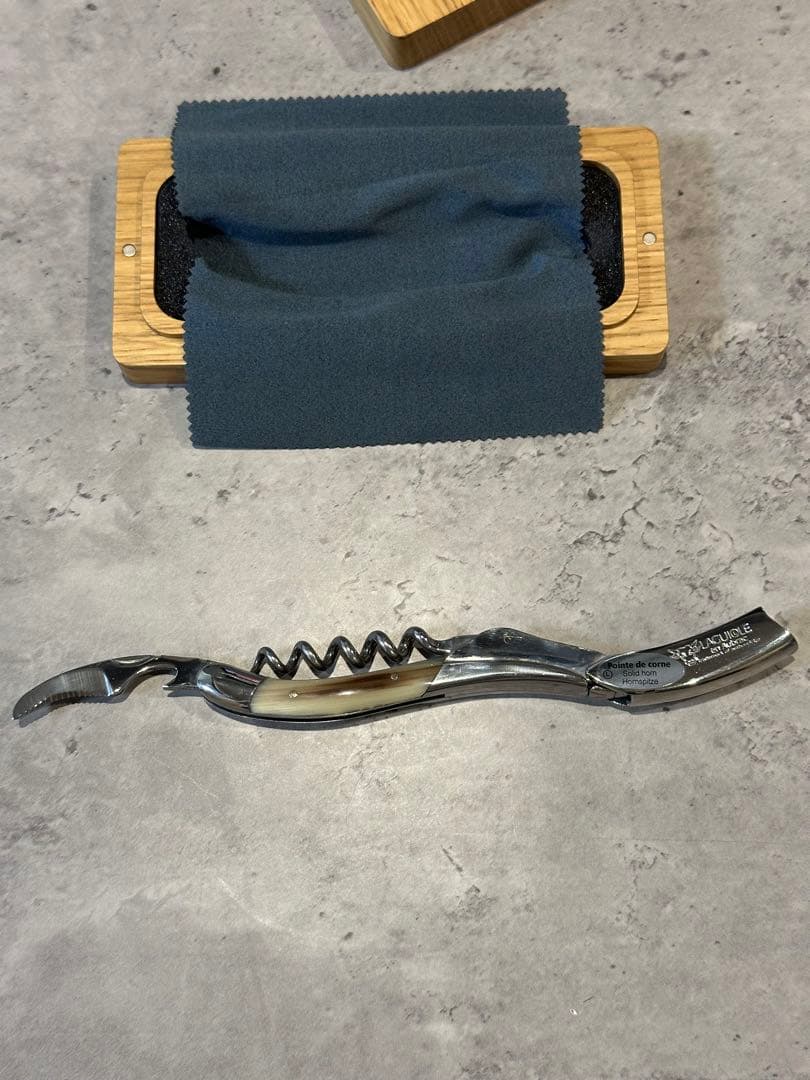 ラギオール アンオブラック LAGUIOLE en Aubrac ソムリエナイフ