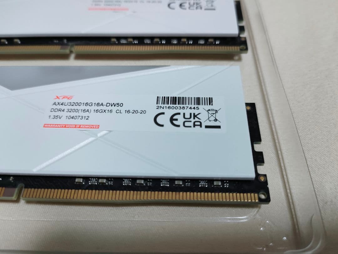 XPG SPECTRIX D50 計32GB DDR4-3200MHz メモリー