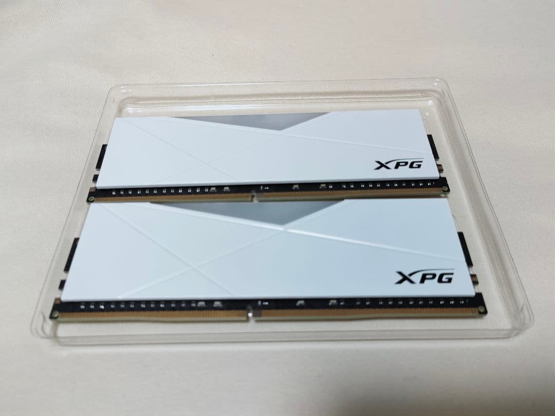 XPG SPECTRIX D50 計32GB DDR4-3200MHz メモリー
