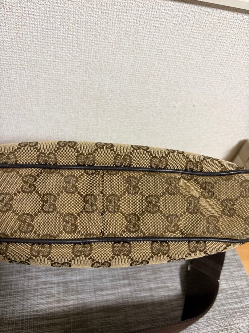 GUCCI ベージュ GGパターン ショルダーバッグ