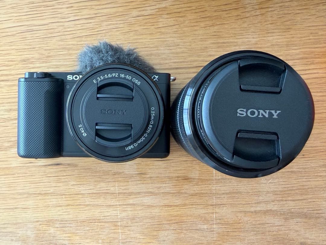 【最終お値下げ】ZV-E10 ミラーレス＋レンズ＋グリップ付（保証残3年あり）