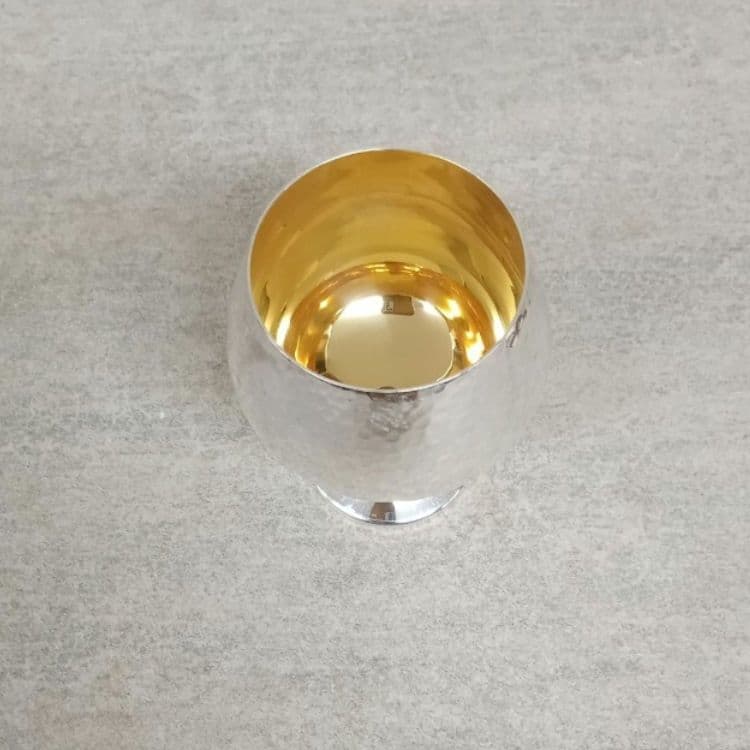 純銀カップ 金色内側 ハンマード仕上げ　silver刻印インテリアシルバー製