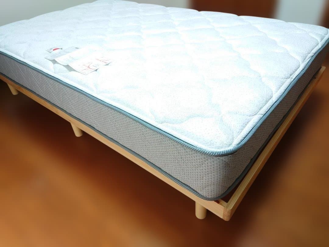 美品 ニトリ製 セミダブルサイズ 脚付きすのこベッド (SRN2 NA) 組立式