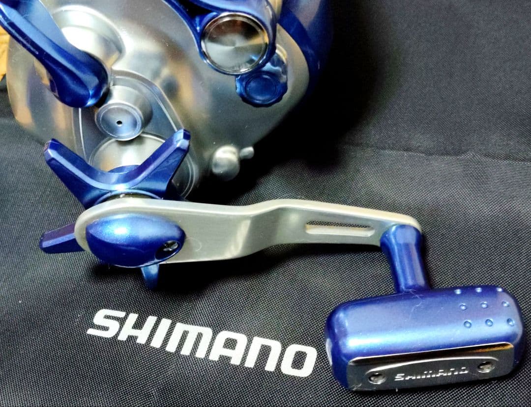 電動リール シマノ 電動丸 3000H 未使用なのでピカピカです。