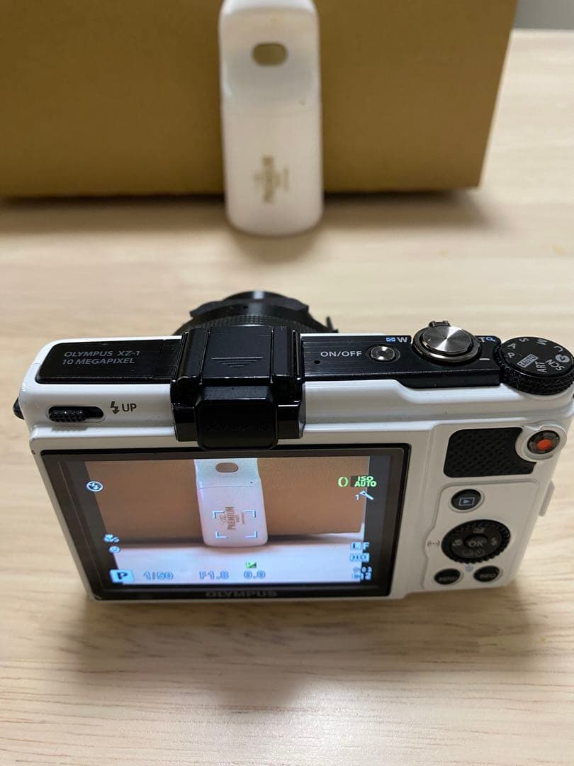 OLYMPUS XZ-1 コンパクトデジタルカメラ